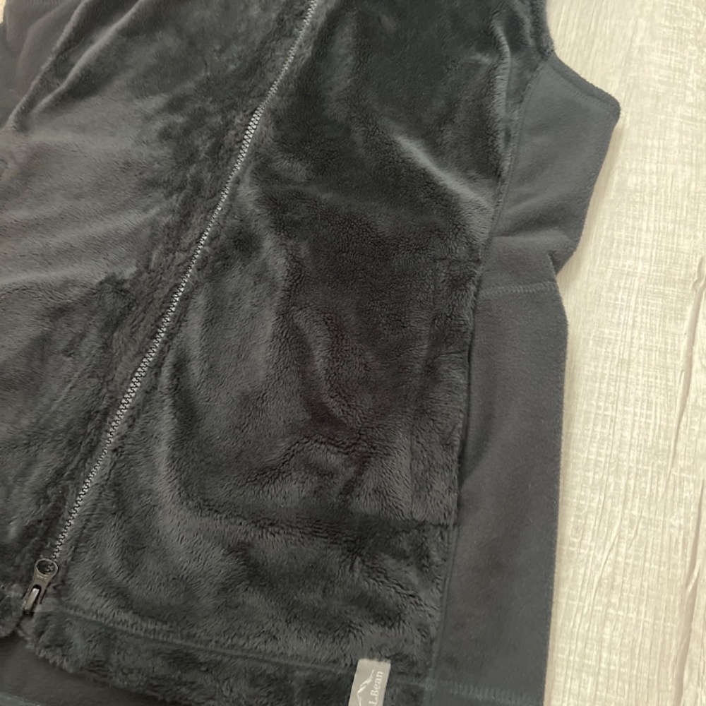 Women’s L.L. Bean Black Fleece Vest Size Small - Picture 3 of 6